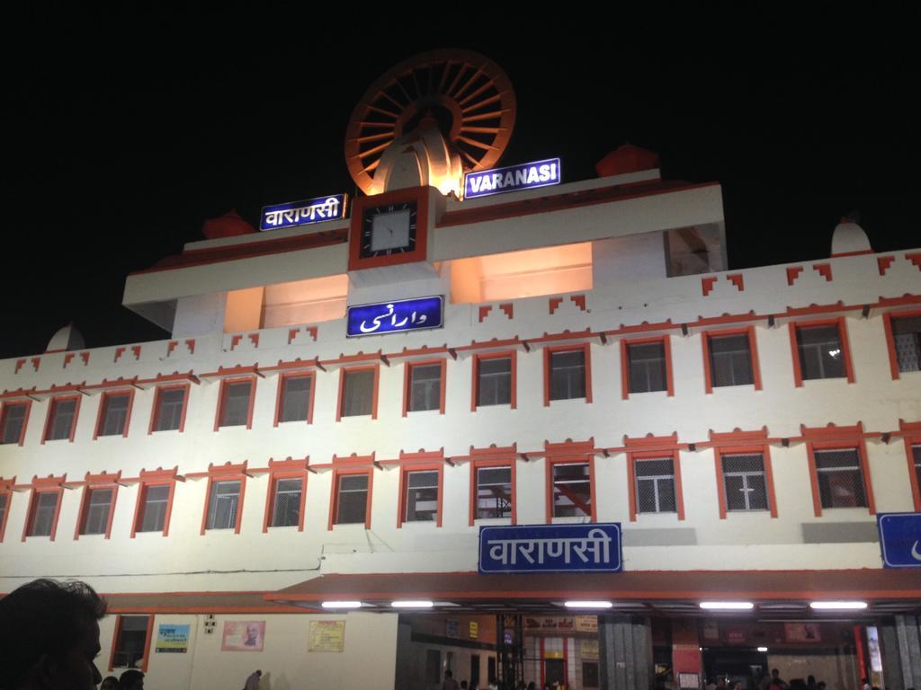 Paradise Inn Guest House Benares Buitenkant foto