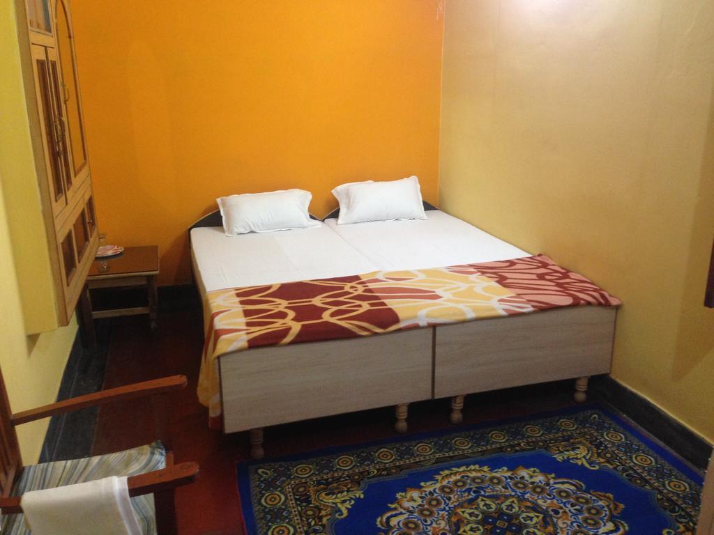 Paradise Inn Guest House Benares Kamer foto