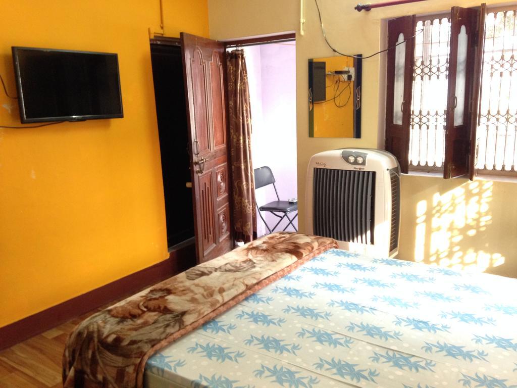 Paradise Inn Guest House Benares Buitenkant foto