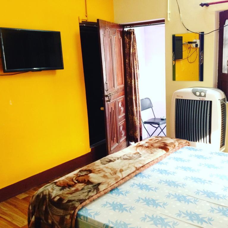 Paradise Inn Guest House Benares Buitenkant foto